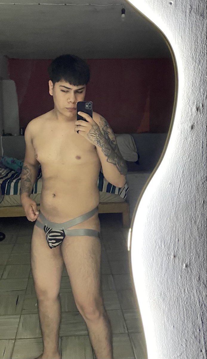 isra_69_69's tweet photo. Excelente día!!✨🫠 
#parati #sexyboy #hot https://t.co/oKy1pF9SlL