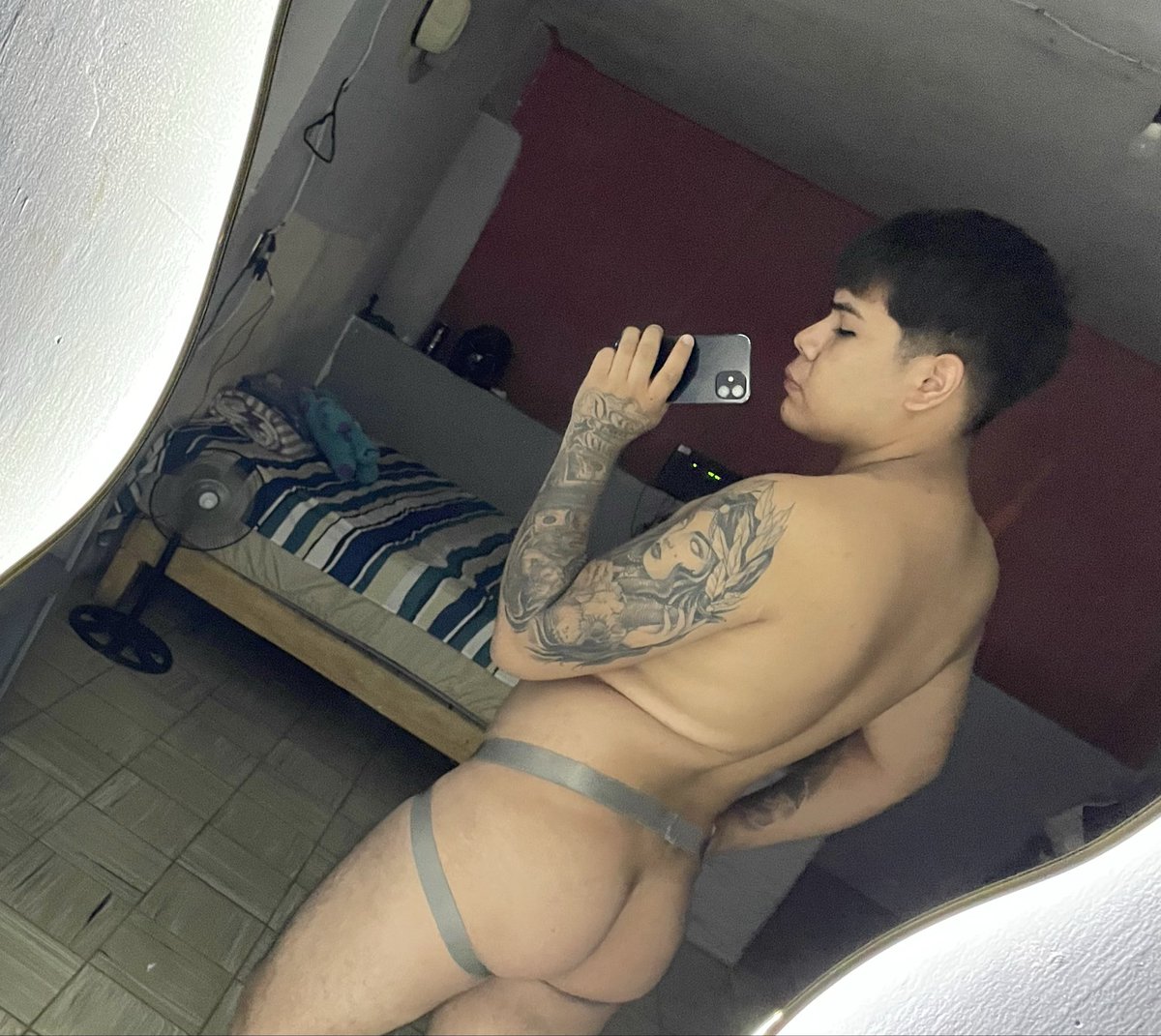 isra_69_69's tweet photo. Excelente día!!✨🫠 
#parati #sexyboy #hot https://t.co/oKy1pF9SlL