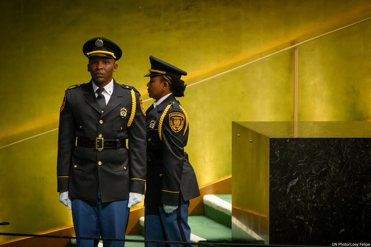 UN's tweet photo. 📸: A sincere thank you to the entire United Nations Security Service – including our 🐶K9 colleagues – for all their hard work this past week at #UNGA.

More on the work of @UNDSS around the world: https://t.co/6AvGk9XYEi https://t.co/30N96vONdX