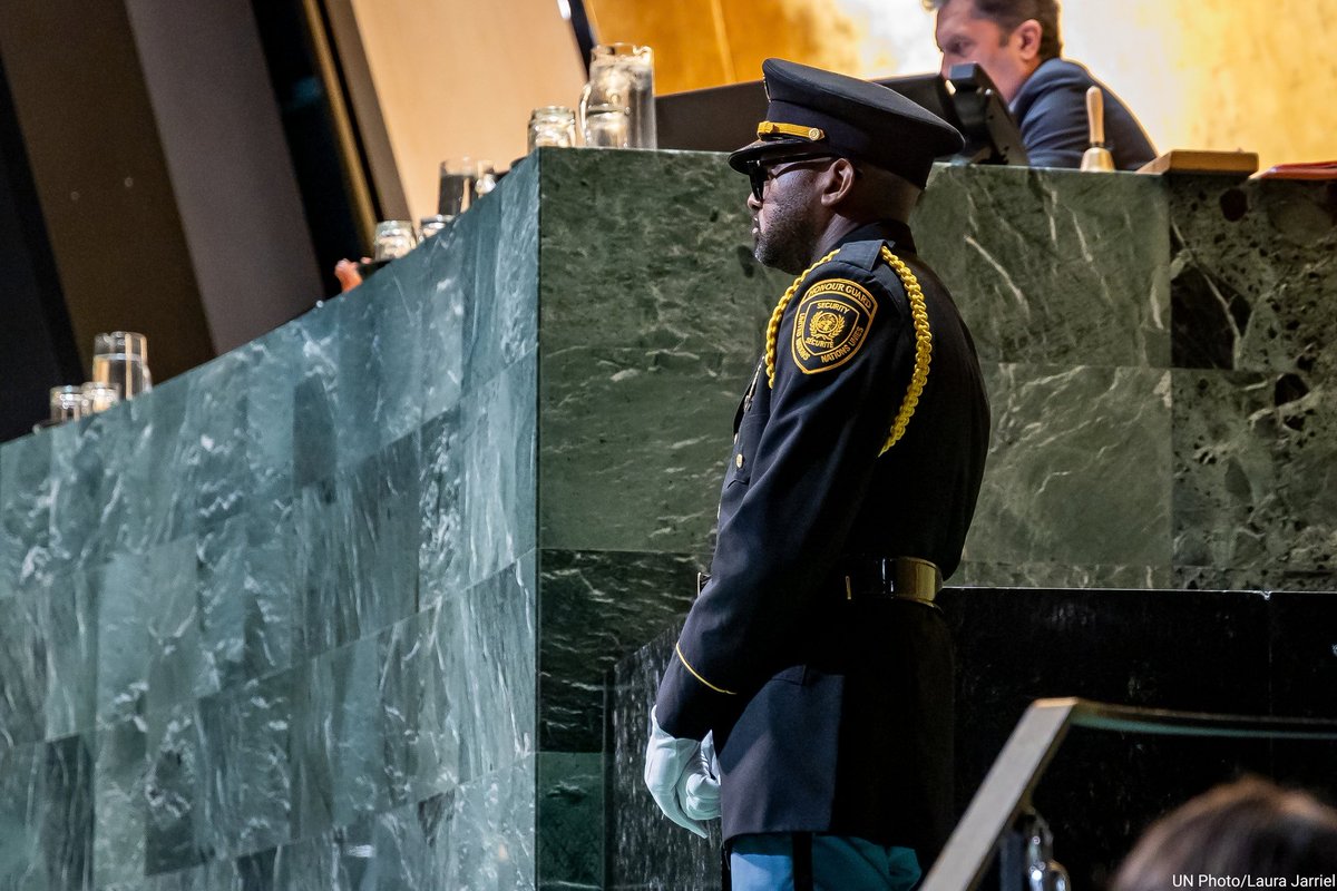UN's tweet photo. 📸: A sincere thank you to the entire United Nations Security Service – including our 🐶K9 colleagues – for all their hard work this past week at #UNGA.

More on the work of @UNDSS around the world: https://t.co/6AvGk9XYEi https://t.co/30N96vONdX