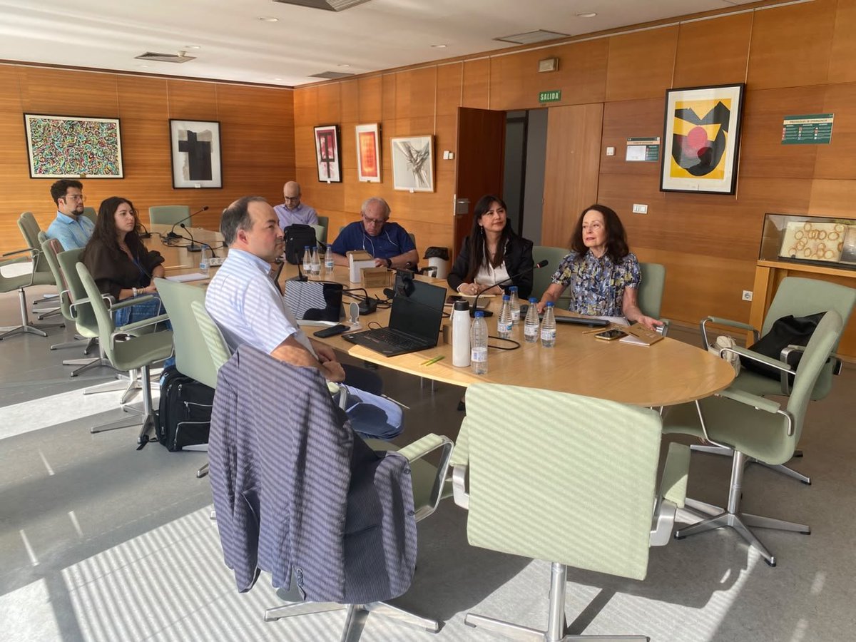 joaqsarrion's tweet photo. Foro #GovReDig @UNED Desafíos de la Sociedad Digital #digital #JeanMonnet #NocheInvestigadores @madrimasd https://t.co/4HHAhErZ07