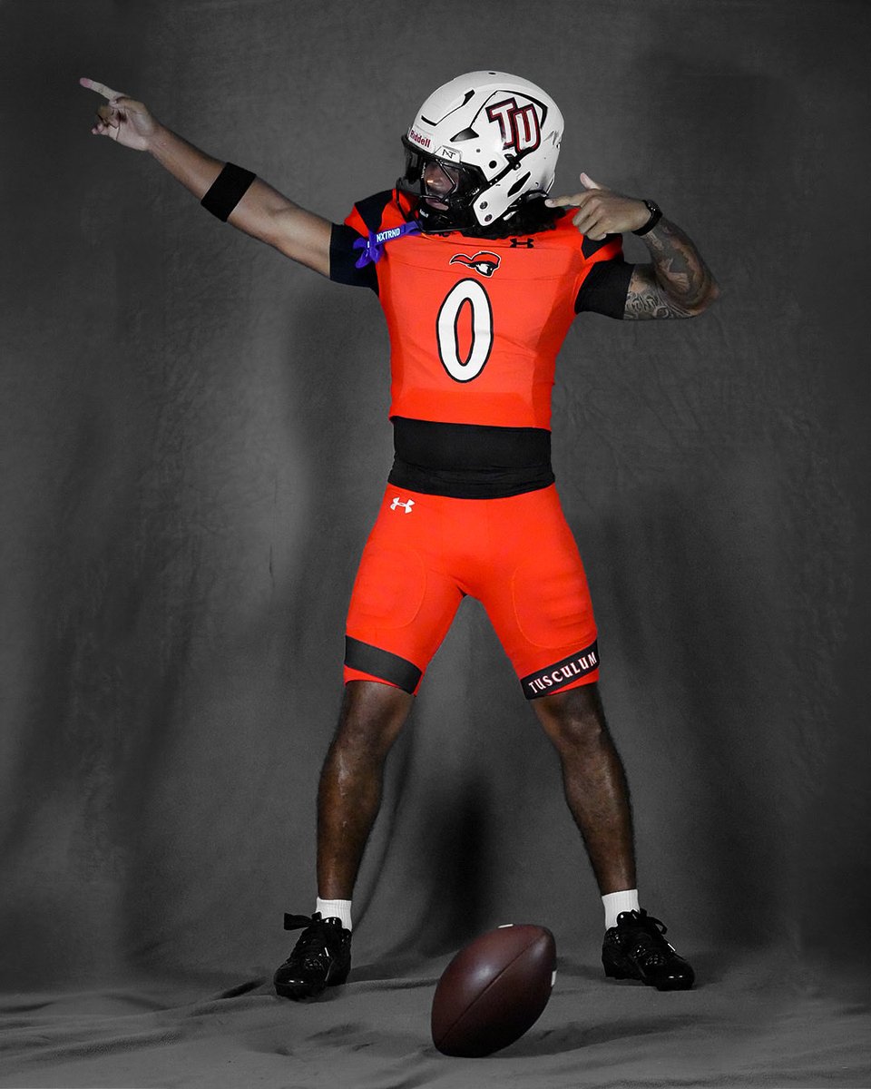 TusculumSports's tweet photo. Threads for Tomorrow ⚪️🟠🟠
#WeArePioneers 
#PioneerUP https://t.co/jziGHp6p7e