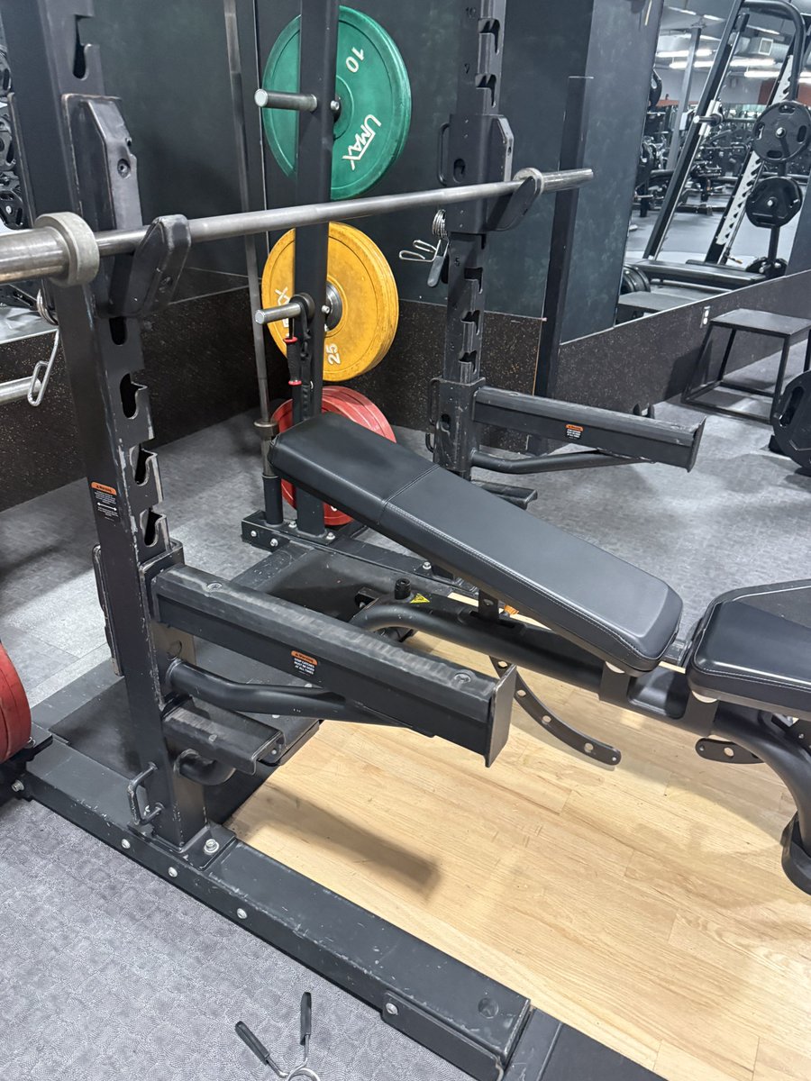 XRDROB's tweet photo. Chest day  

Cycle Part 3 of 3 work out ( 3 of 4)

Last part of cycle the heavy volume part 

metcon 12 sets 
45 sets
 15 chest 9 shoulders 9 back 9 arms  3 core 

#weightloss #xavier #owlphalife #lift #run  #spartan #stadion #xrd #fasting #autophagy #triathlon https://t.co/TKckzGqWUf
