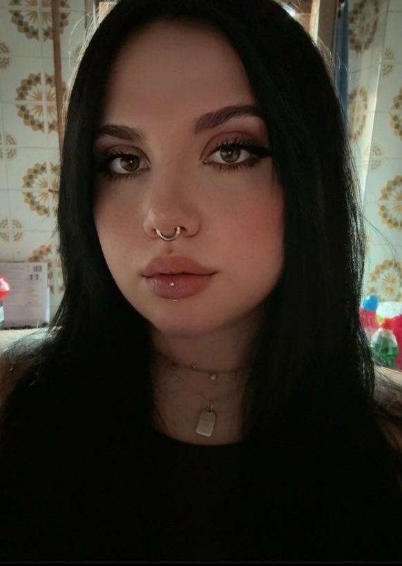 carcajoonaa__'s tweet photo. 🖤✨ https://t.co/2wMfMzaZPK