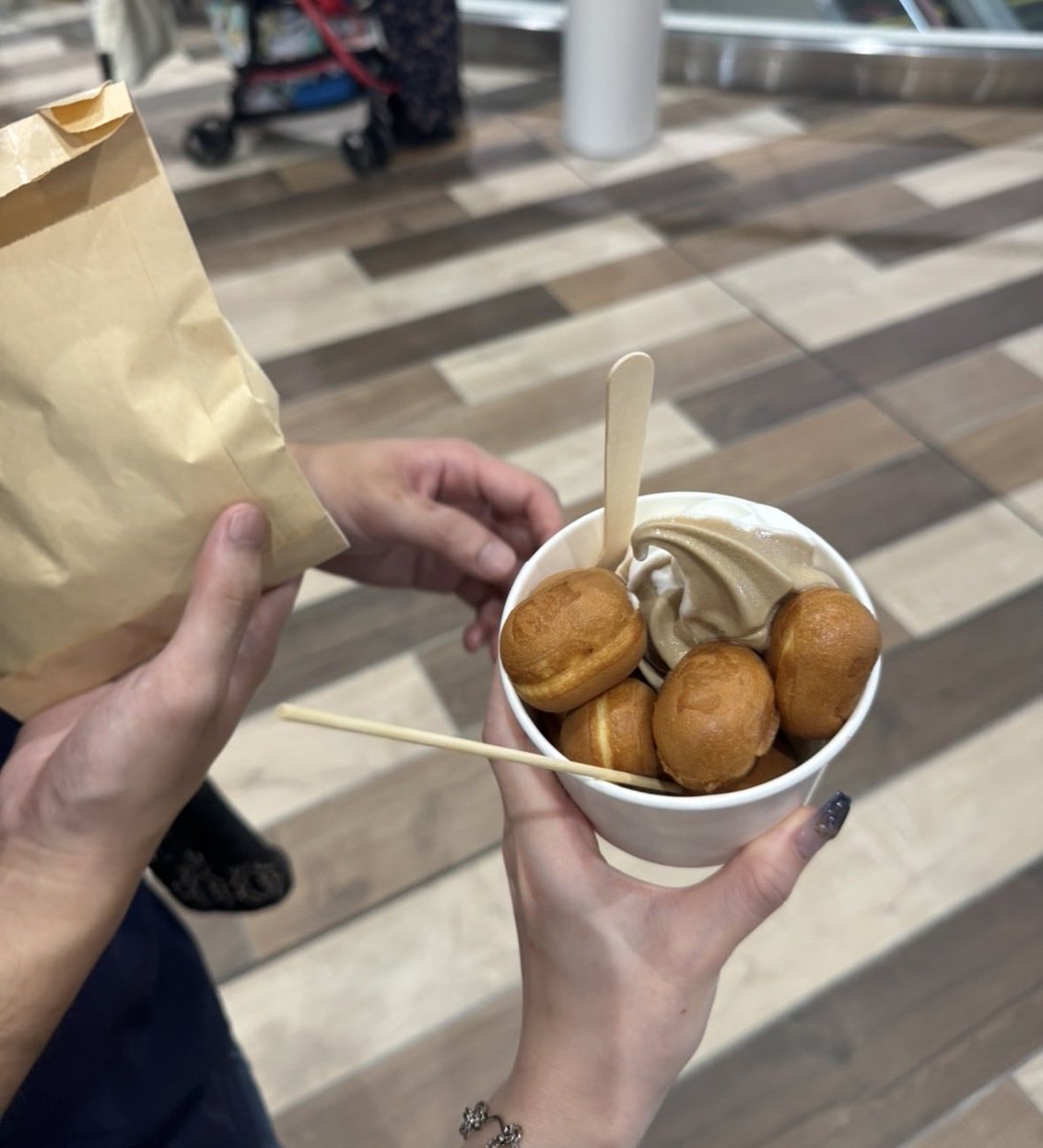 ri2ka__3's tweet photo. 阪神行ったら最近絶対食べるアイス
今の時期カフェオレだった🎶 https://t.co/QnmTxZ5VYS