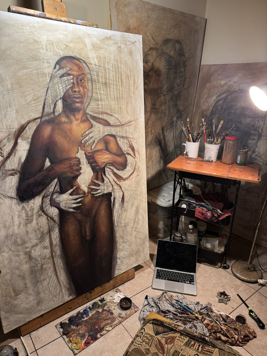 GayCult0's tweet photo. Kerron John é um artista de Trindade e Tobago que brilha na pintura a óleo figurativa. Suas obras celebram a identidade negra e a cultura queer com forte teor homoerótico, retratando corpos masculinos com intensa vulnerabilidade, sensualidade, afeto e orgulho político. https://t.co/A7atSChb9i