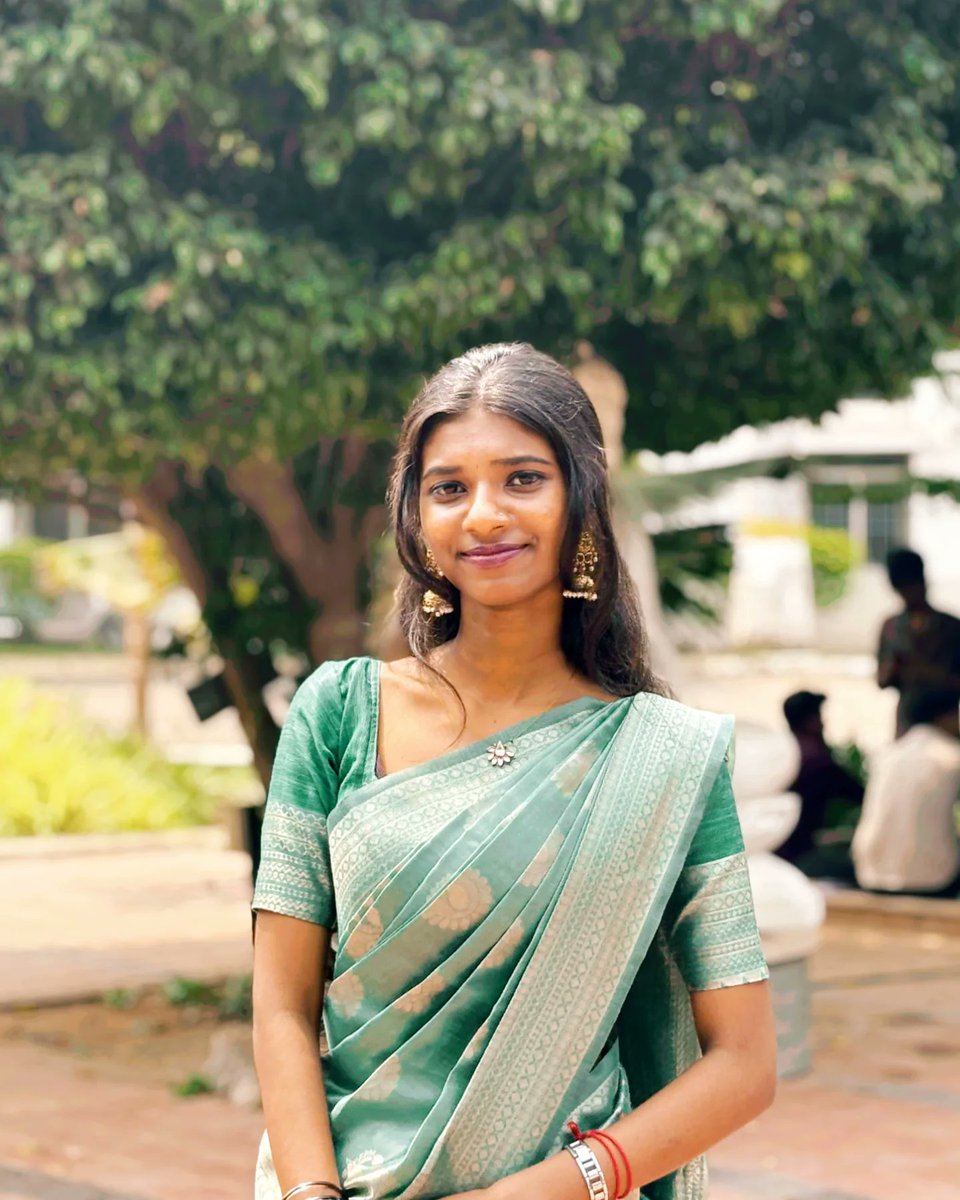FairyLannom's tweet photo. பொடவ கட்டி வந்த வேணி https://t.co/OpzjZvEvld