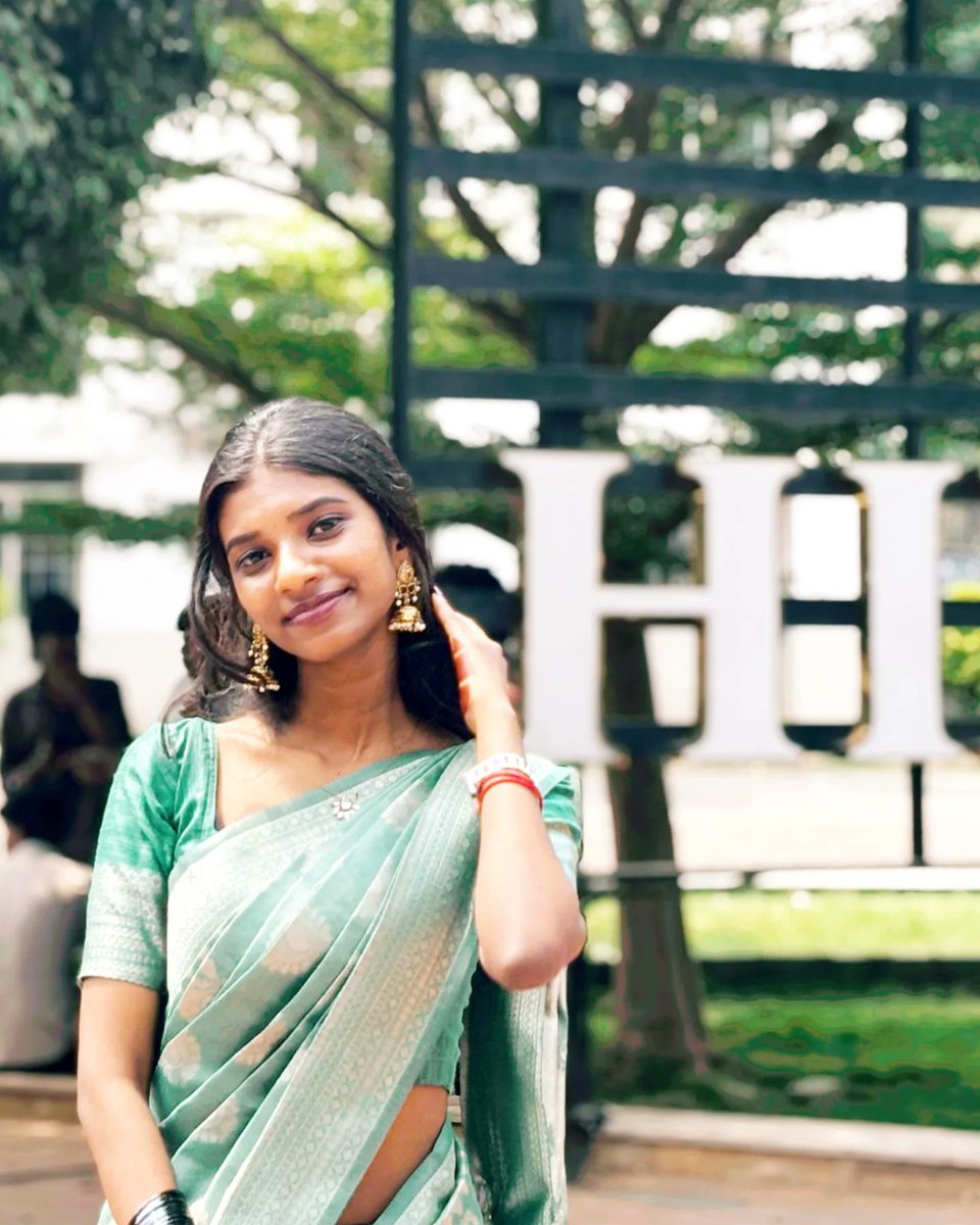 FairyLannom's tweet photo. பொடவ கட்டி வந்த வேணி https://t.co/OpzjZvEvld