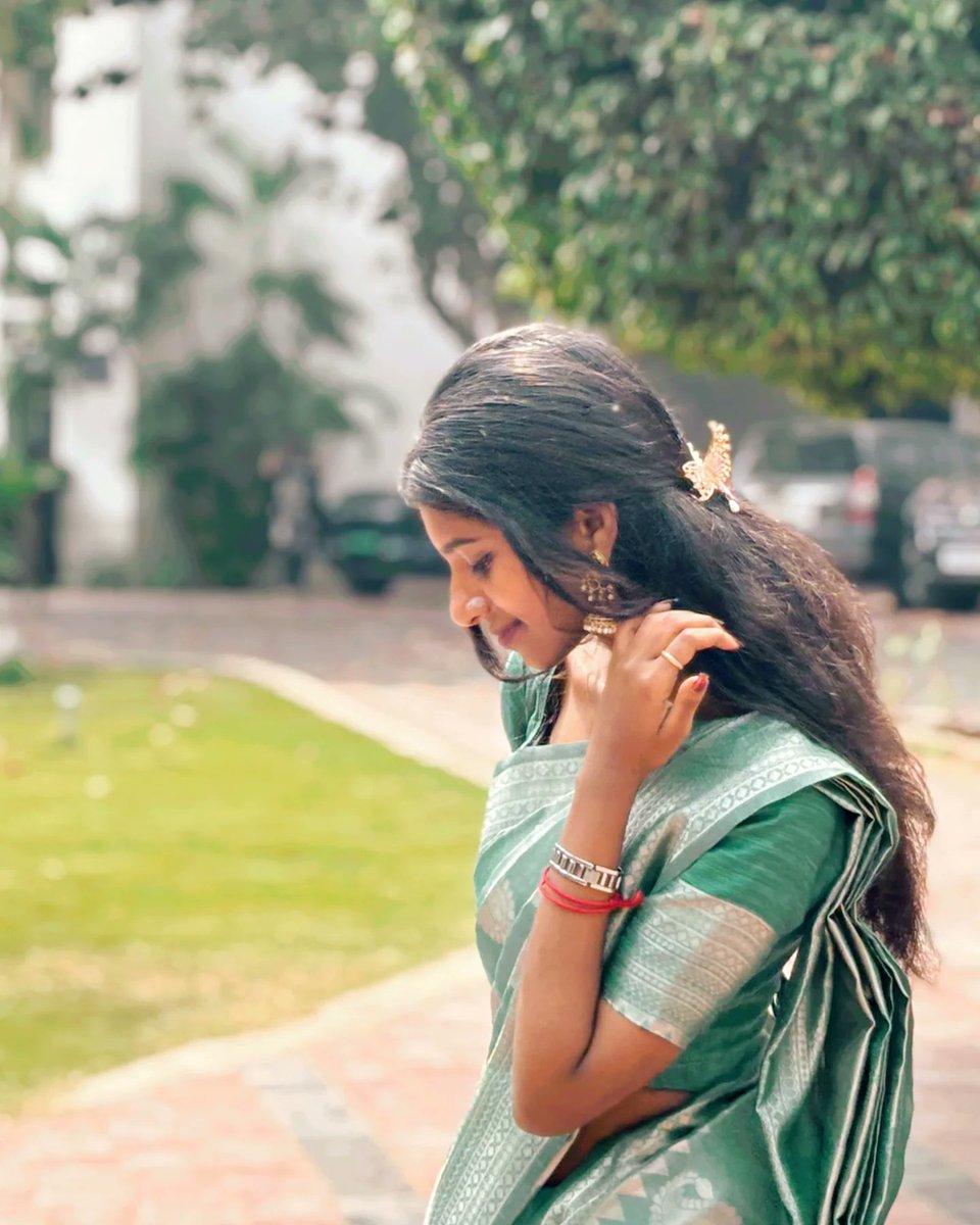 FairyLannom's tweet photo. பொடவ கட்டி வந்த வேணி https://t.co/OpzjZvEvld