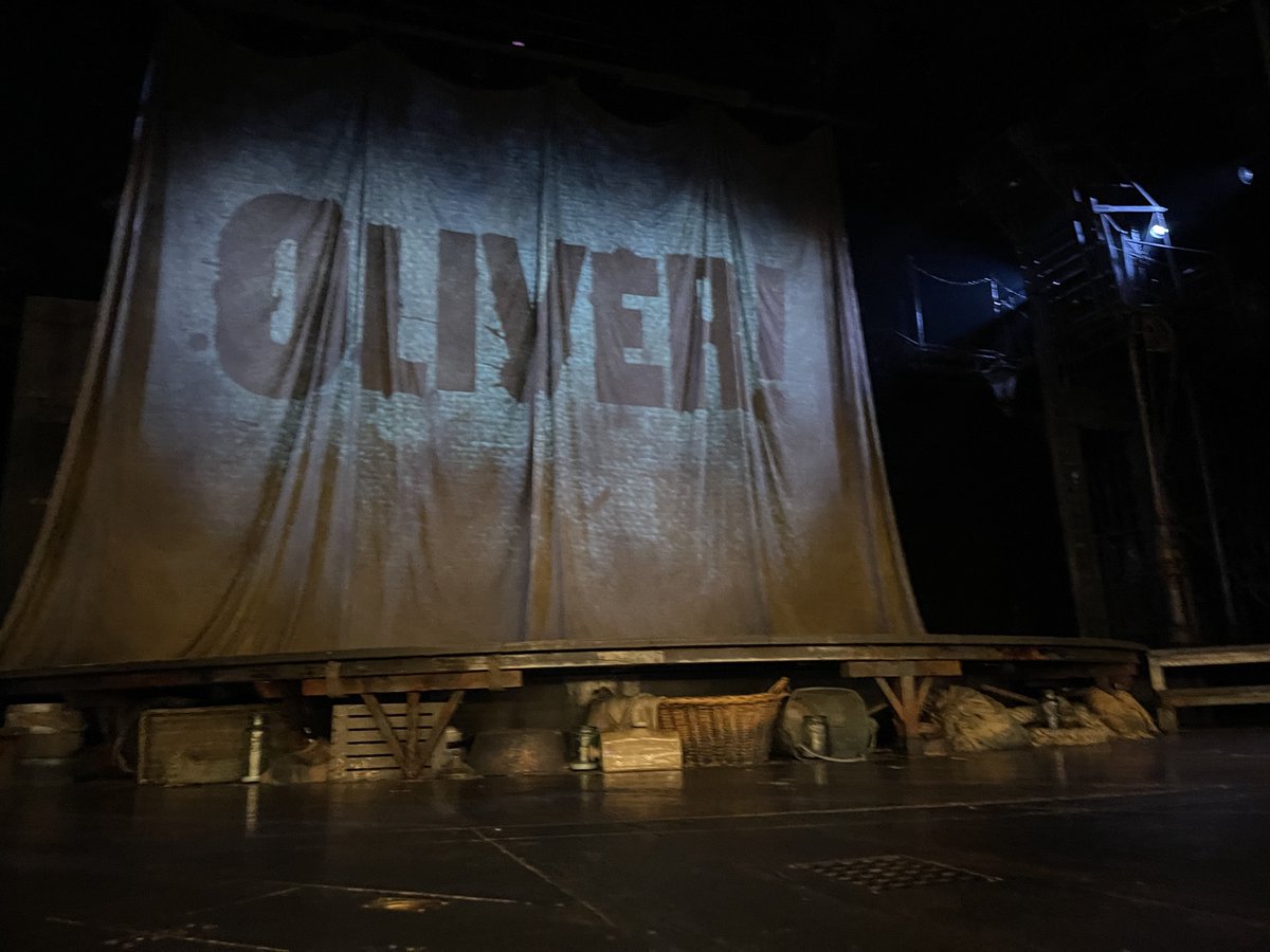 huntkevinont's tweet photo. Seems like every time I’m in London I see this show. Excited to see Matt Lucas in tonight’s show. https://t.co/Op39YPcSBP