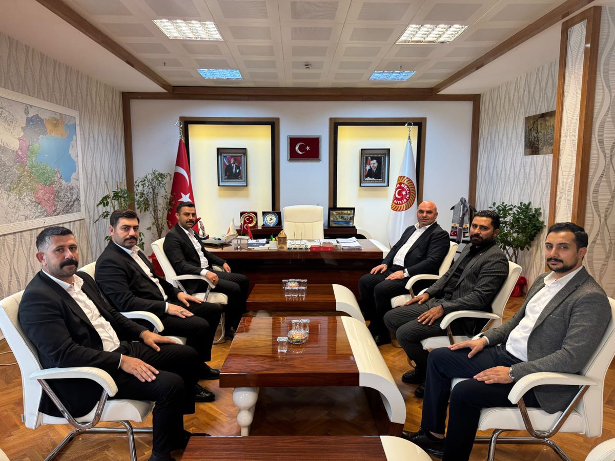 MSadiaydogdu's tweet photo. Ülkü Ocakları Bitlis İl Başkanlığı olarak, Bitlis İl Genel Meclisi Başkanı Sayın Medet İLBARS’ı makamında ziyaret ettik.

Nazik kabulleri ve samimi ev sahiplikleri için kendilerine teşekkür ediyor, çalışmalarında başarılar diliyoruz. https://t.co/olvLxLZg4h