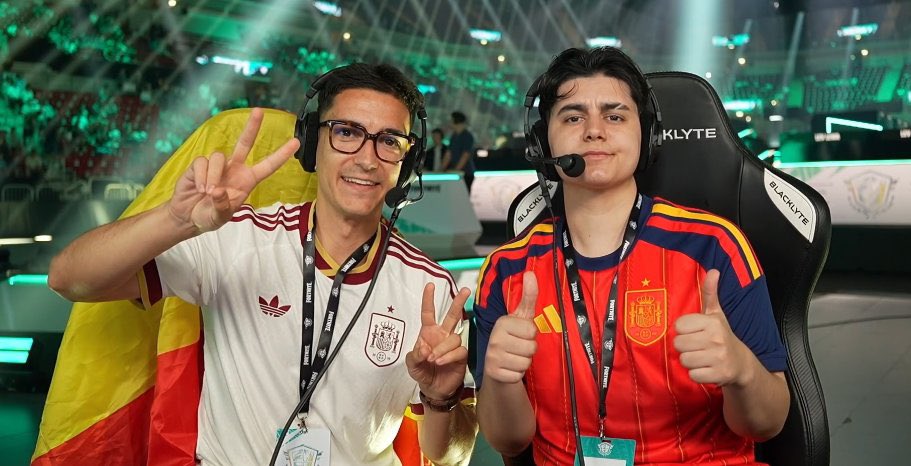suja_gg's tweet photo. ESPAÑA GANA EL TORNEO DE CO-STREAMERS Y NOS LLEVAMOS 3.000$.

GRACIAS A @chorifletes POR SER EL 1 Y SOBRE TODO A @AussieAntics POR HOSTEAR ESTA LOCURA. 

W @arcaloot MOUSEPADS.

MAÑANA TOCA GANAR EL MUNDIAL, PERO ESPAÑA YA HA GANADO ALGO EN BÉLGICA. https://t.co/8n1oVEoFIX