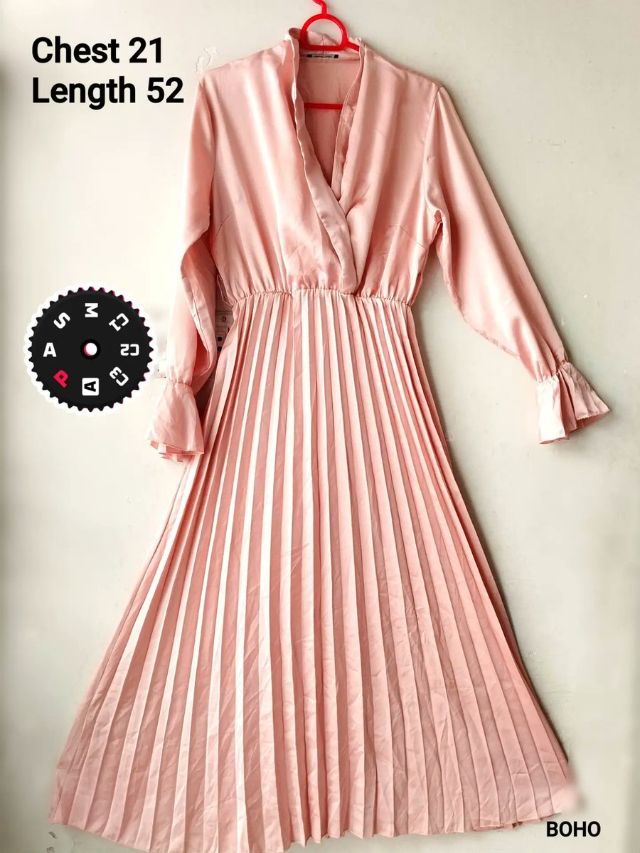 ARIS13840's tweet photo. Silk Crush Maxi by Boohoo. DM for details and orders. https://t.co/04oez3Xzdv