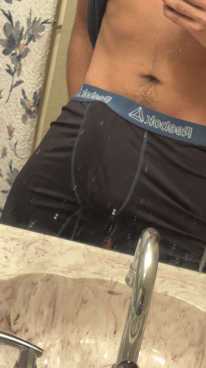 gaggonnitt's tweet photo. hihi #nsfwtwt &amp; #moothunt intro •

𖤓 18┆bi┆single┆sleeper build

𖤓 looking for #moots and #buyers 

𖤓 faceless 💿

𖤓 crossfaded 24/7🍃

𖤓 dm open (ask for menu)

𖤓 ♡ or ↻ to be moots!!

#anitwt #gamertwt #valtwt https://t.co/i1fmgdEPHr