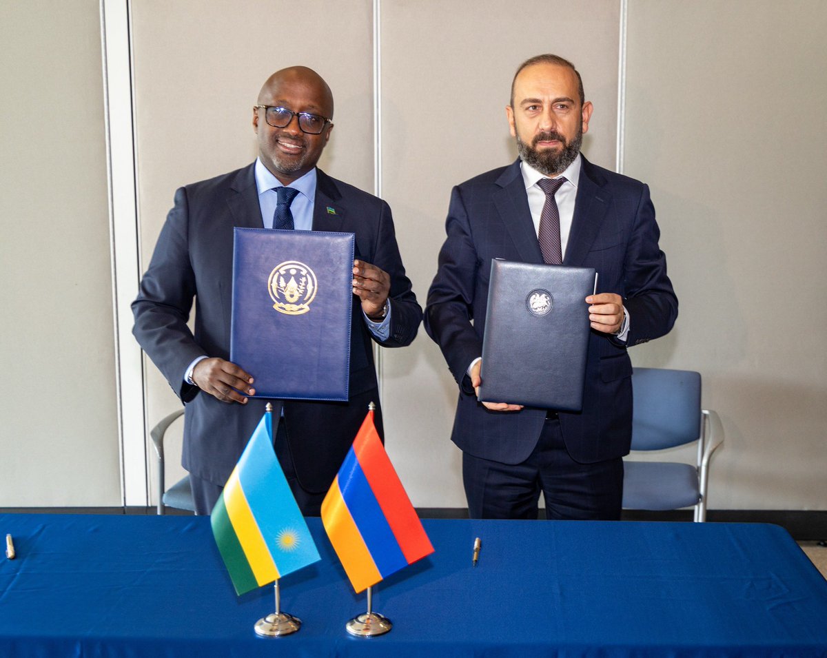 RwandaMFA's tweet photo. On the margins of  #UNGA81, Minister Nduhungirehe held meeting with Ararat Mirzoyan, Minister of Foreign Affairs of Armenia.

Together, they signed a visa exemption agreement for holders of diplomatic and service passports. https://t.co/AcfnrCA6dm