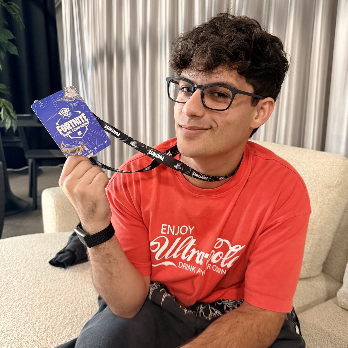 FNCompetitive's tweet photo. the FNCS champ is here! https://t.co/t2fNhAp8r8