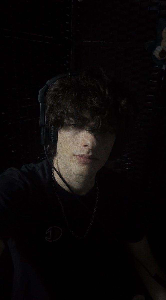 Blobb0X's tweet photo. been a while since i've made one :3

✦ 25 | he/him | leo
✦ horror, anime, gaming
✦ VAL • MC • CS2 • DBD • Stardew Valley

♡/⟳ to be moots! (might miss some so pls reply if i didn't follow u back ♡ )

🏷️#promotwt #moothunt #gamingtwt #anitwt #booktwt #moodtwt https://t.co/c6eV4OnwSe