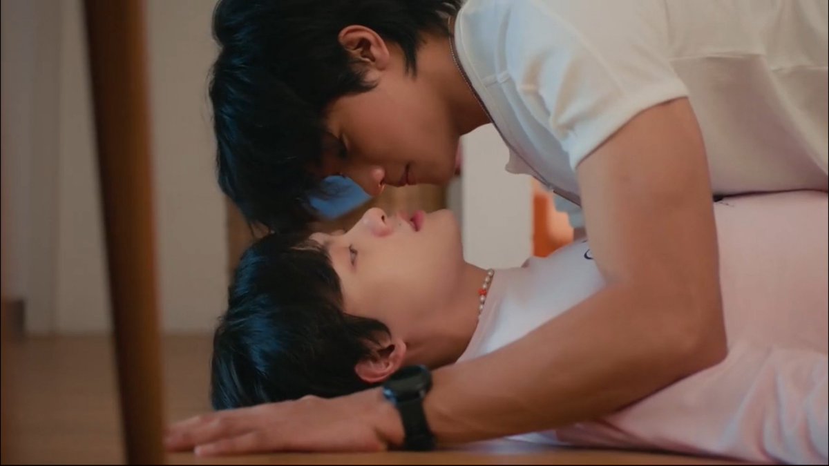 teeteeporuwu's tweet photo. BESO BESO BESO BESO
MYSTERIOUS SOUNDS EP2
#OopsSeriesEP2 https://t.co/9hafS4Apxz