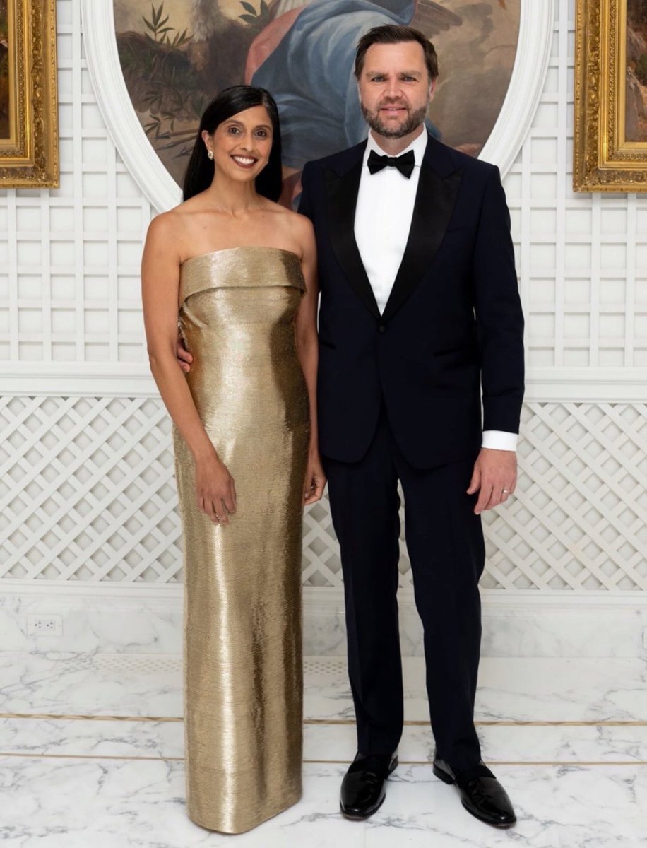 KatieYonkeWI's tweet photo. Absolutely beautiful gold dress worn by Second Lady, Usha Vance to the White House State Dinner last night. The beadwork on the dress is amazing. She and the @VP look so good. ✨ 

@OscardelaRenta posted these photos on Instagram. https://t.co/yKNxMDwaEx