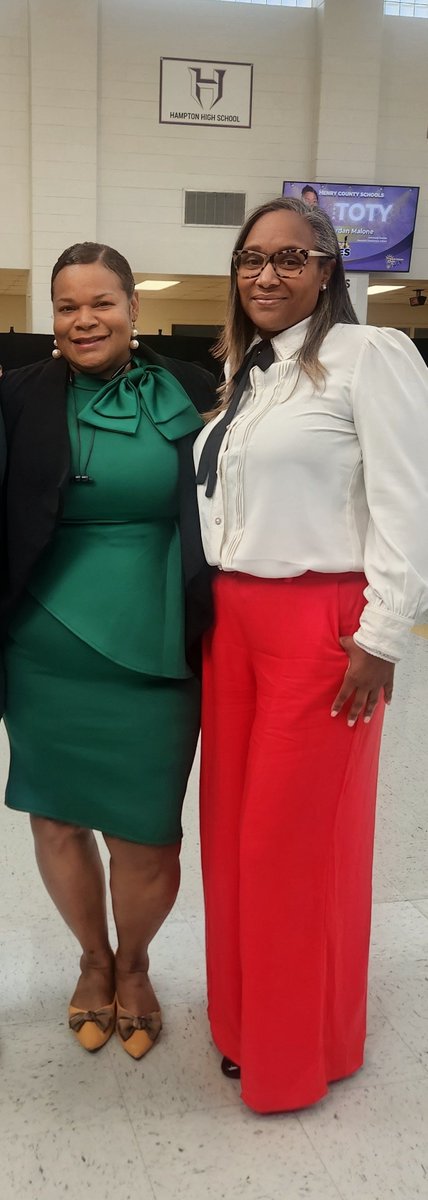 melanie_kellam's tweet photo. About last night.... Super proud of our @WMSHCS TOTY, Ms. Middleton. Our school was not alone in recognizing her contributions, Superintendent Pace made her a central focus of his address at the ceremony. @HenryCountyBOE #WolfpackPride https://t.co/dEH4AroqcP