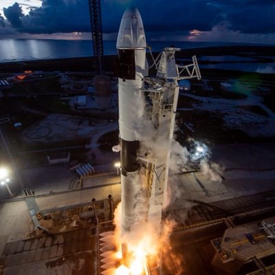 Spacex__Starman's tweet photo. #NewProfilePic https://t.co/SWwi7buWb9