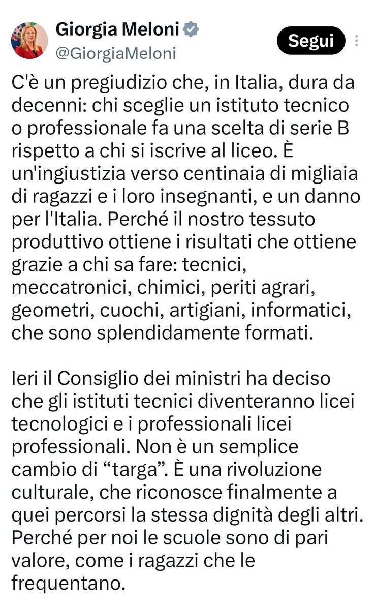 MadameA02's tweet photo. Imbarazzante. 

#GiorgiaMeloni https://t.co/ObZph3n101