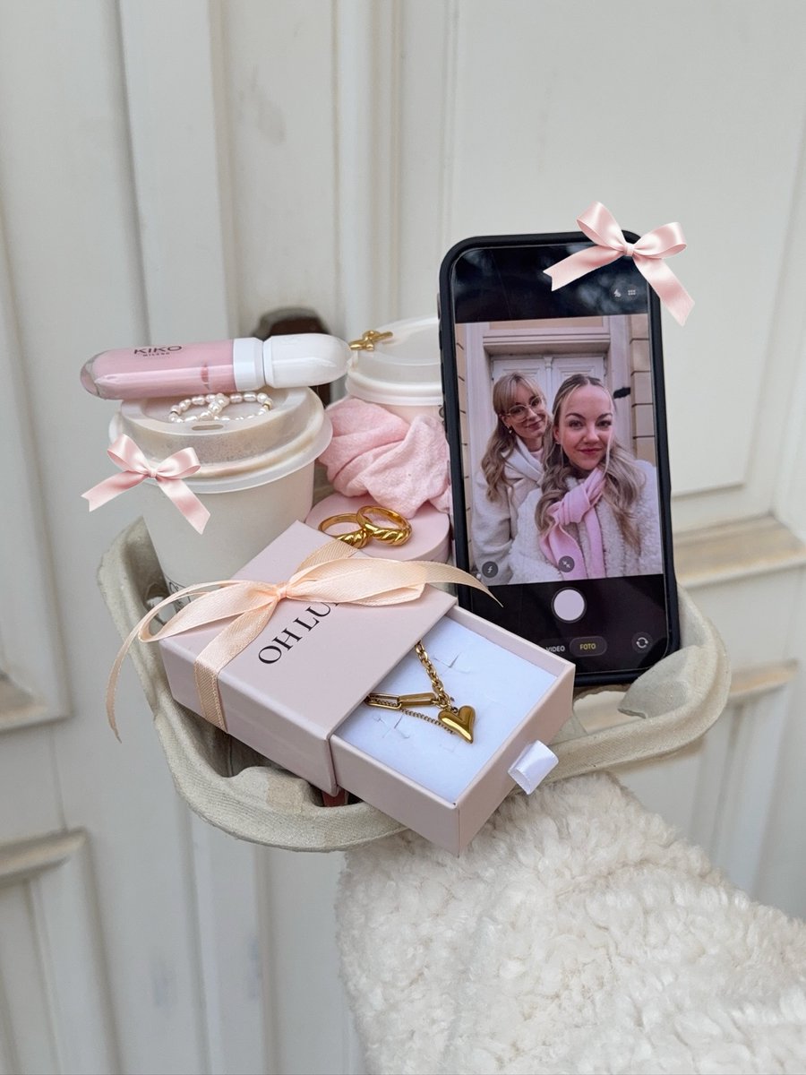willl_bruno's tweet photo. Girls just wanna have jewelry from @ohlunaofficial. Anzeige https://t.co/Qe9NLCM9nA