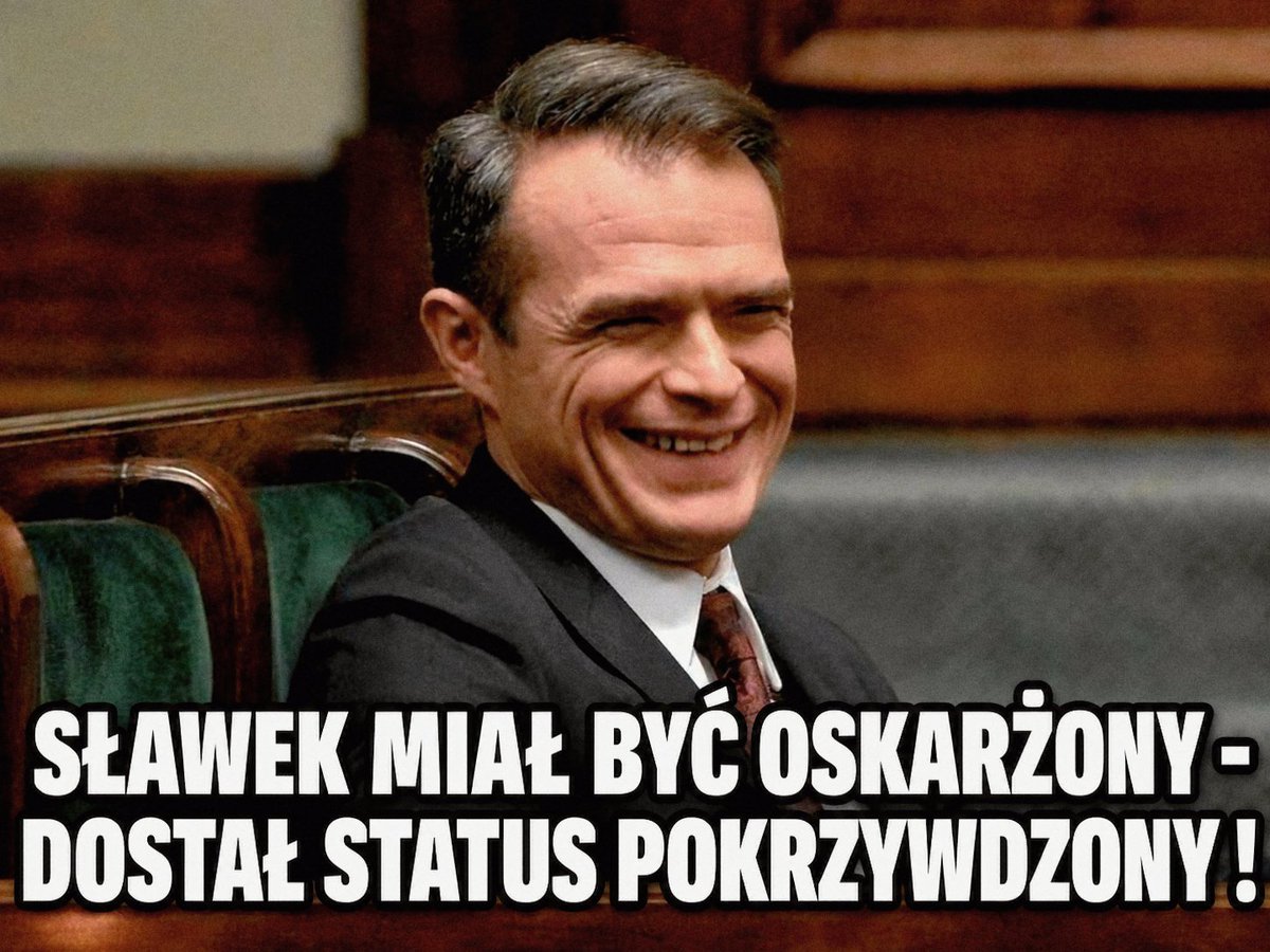 mardox007's tweet photo. SŁAWEK MIAŁ BYĆ OSKARŻONY - DOSTAŁ STATUS POKRZYWDZONY... 😡😡😡😡😡🤮🤮🤮🤮🤮👎👎👎👎👎 

Znów mamy farsę ze Sławkiem.. 
Dostał status pokrzywdzonego.. 
A tu niespodziewanie ukradkiem.. 
Prokuratora zrobili oskarżonego.. 
To się w naszej głowie nie mieści.. 
Że robią dziś z prawa farsę i hucpę.. 
Niedługo to zło się na nich zemści..
Odpowiedzą karą za tę destrukcję..
Laluś już dawno powinien siedzieć..
Lecz widać że jest nie do ruszenia..
Każdy z nas winien o tym wiedzieć.. 
Że to są oznaki podłego rządzenia.. 
Cztery miliony w nogach od stołu..
O mega zegarku już nie wspomnę..
Za to siedziałby człowiek z "dołu"..
Tutaj widać powiązania ogromne..
Znaleźli już sobie kozła ofiarnego..
Żeby nie próbował ze Sławkiem.. 
Prokuratora jego oskarżającego..
Wszystko jakoś cicho ukradkiem.. 
Wytrzymajmy trochę do wyborów.. 
A wtedy władzę obejmie Prawica..
Osądzimy wówczas tych potworów..
Skończy się nierząd i znieczulica.. 
😡🤮👎🤍❤️🇵🇱✌️✌️✌️