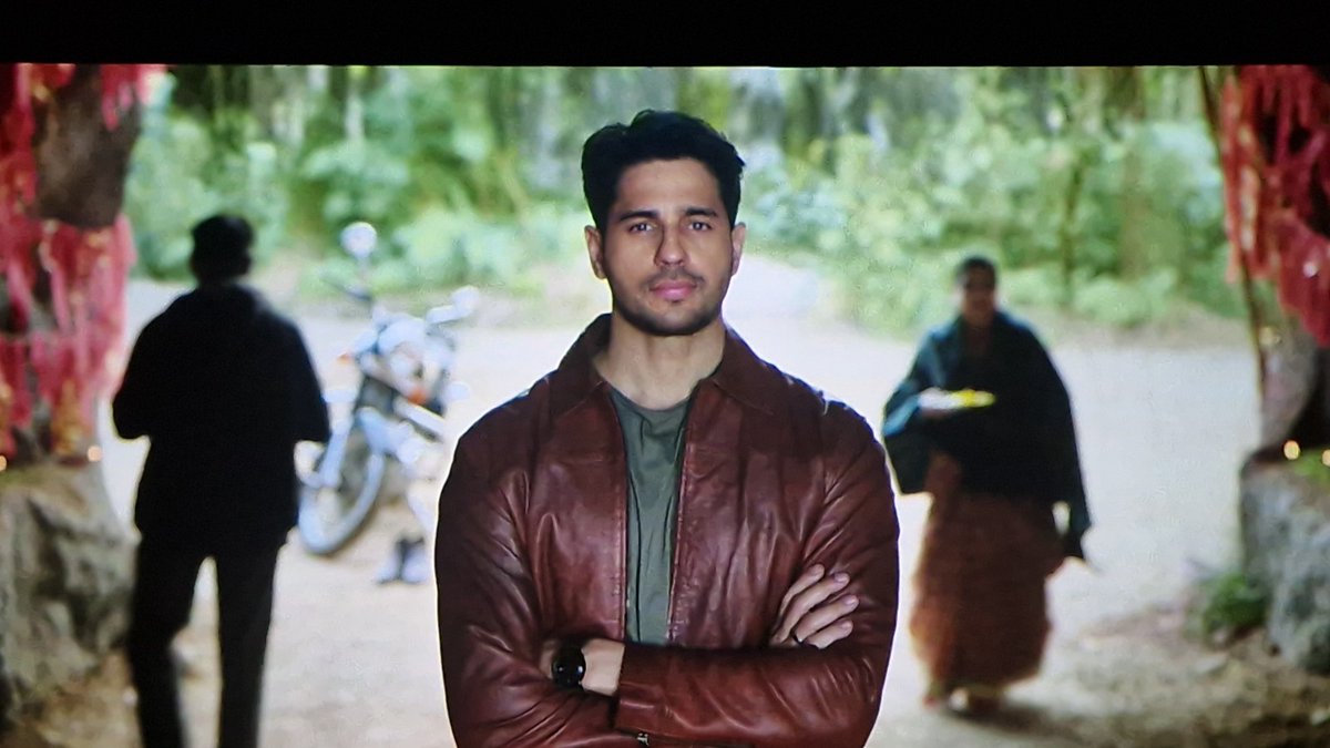 cncnurcb1's tweet photo. Sid gives Rishi an easy charm that works really well with the humour and emotional moments 👌🏻 #TheVvaan @sidmalhotra https://t.co/uDi4p9NGgy