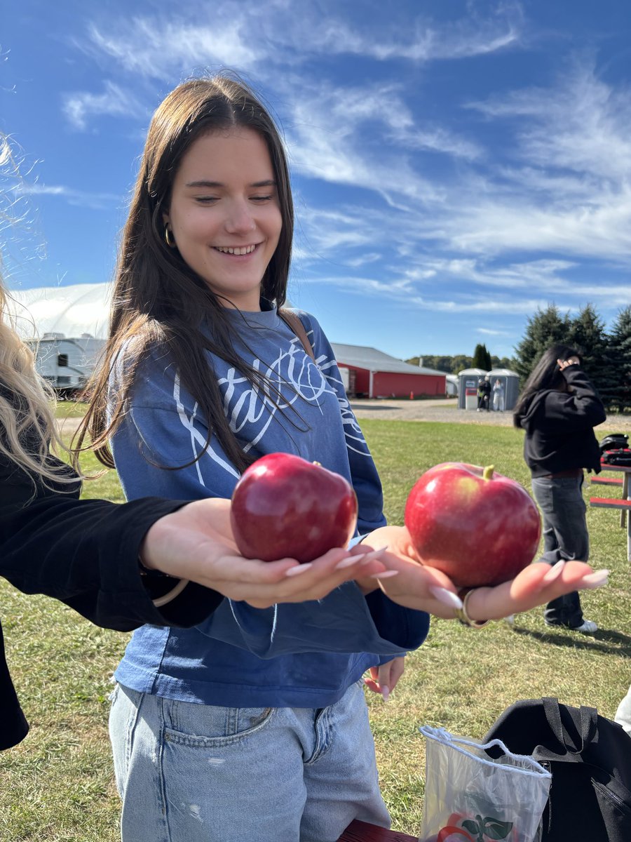 studyTDSB's tweet photo. 🍎 Apples, autumn, and awesome company! 🍁 Our international students traded the classroom for the orchard today to experience a classic fall tradition: apple picking! Making sweet memories far from home! ✨ #studytdsb #internationalstudents @tdsb https://t.co/RYlvYzSLCa