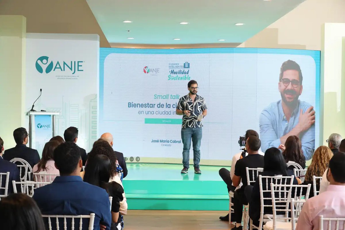 ANJE_RD's tweet photo. Agradecemos a cada uno de nuestros speakers por compartir sus conocimientos, experiencias y propuestas:

Francisco Polanco y Américo Rodríguez, Carlos De León, Mónika Harel, Alexandra Cedeño, Marcos Barinas y José María Cabral. https://t.co/jbA5YK5QkD