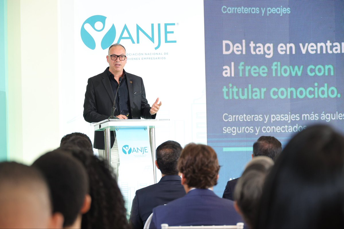 ANJE_RD's tweet photo. Cerramos con éxito la 3ra edición de Ciudades Inteligentes &amp; Movilidad Sostenible, un espacio de diálogo que permitió el intercambio de distintas perspectivas sobre los retos y oportunidades para construir ciudades más inteligentes, sostenibles y centradas en las personas. https://t.co/eqNIhdw7Gr