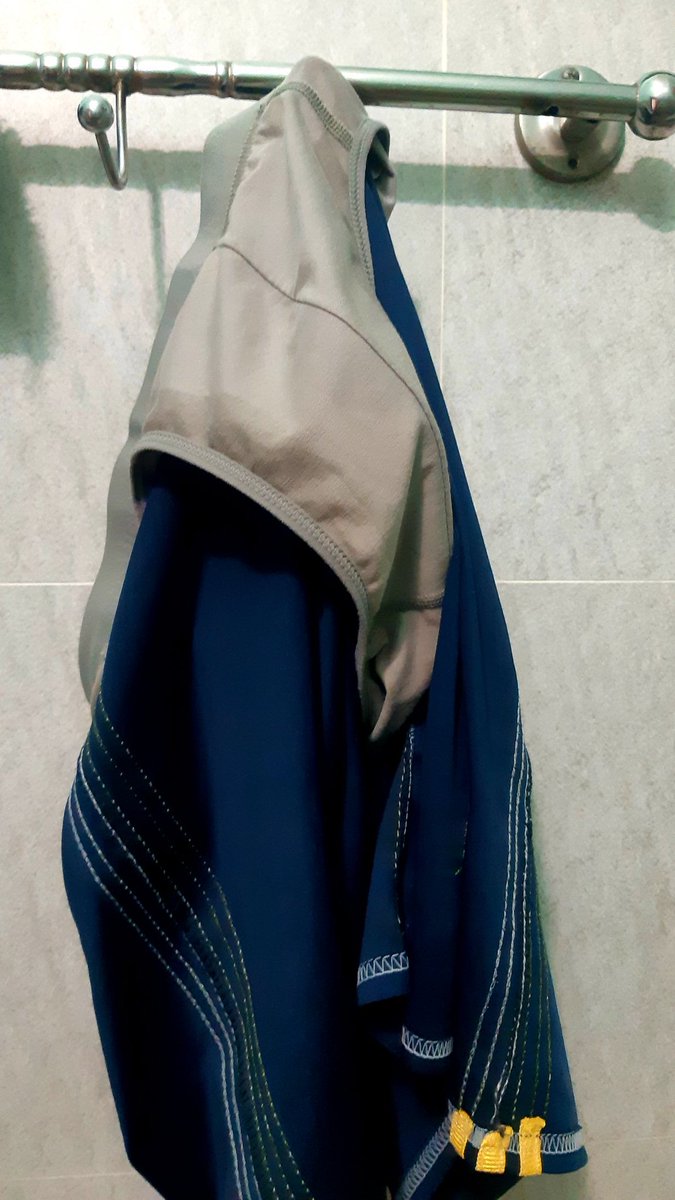 nurs3s7's tweet photo. ভাইয়া ফুটবল খেলে এসে ওয়াশরুমে হাফপ্যান্ট জাইঙ্গা খুলে রাখছে। জাইঙ্গার গন্ধ টা নেশা হয়ে গেছে 🥵 https://t.co/Pbmd5D0b5U
