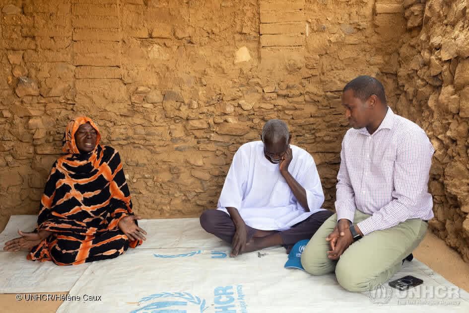 UnhcrTchad's tweet photo. Plus de 55 000 réfugiés soudanais ont fui vers l’est du Tchad depuis le début de l’année, alors que les combats se poursuivent au Soudan se détériore. 

Les réfugiés nouvellement arrivés continuent de témoigner de l’effroyable coût humain du conflit. 

🔗https://t.co/EjefdCQh0h https://t.co/e0JXruD2nJ