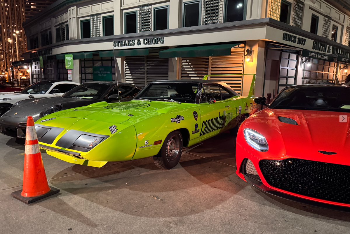 LynnBecker's tweet photo. There's something called the Cannonball Rally/Run, and for the past few days they've parked their sports cars at Marina City.  Today, however, they're scheduled to kick off their trek down historic Route 66, reaching Scottsdale, Arizona October 2nd.
https://t.co/3kYSjLFPaH https://t.co/rgRQFyjXHw
