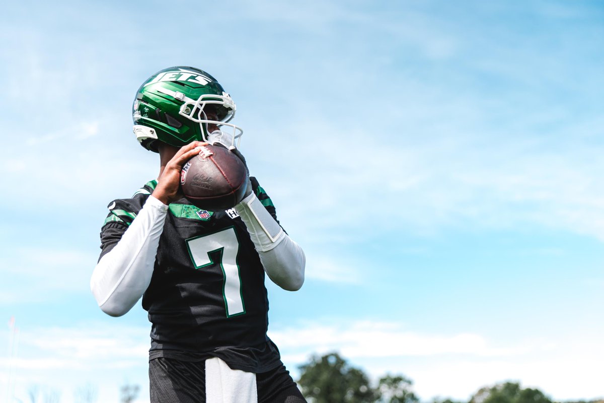 nyjets's tweet photo. F R I D A Y      W O R K https://t.co/VWUhrinfZa