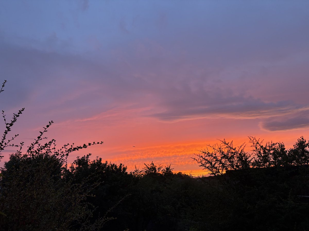 waka_walker's tweet photo. Meanwood Sunset https://t.co/Kksv1S13U0