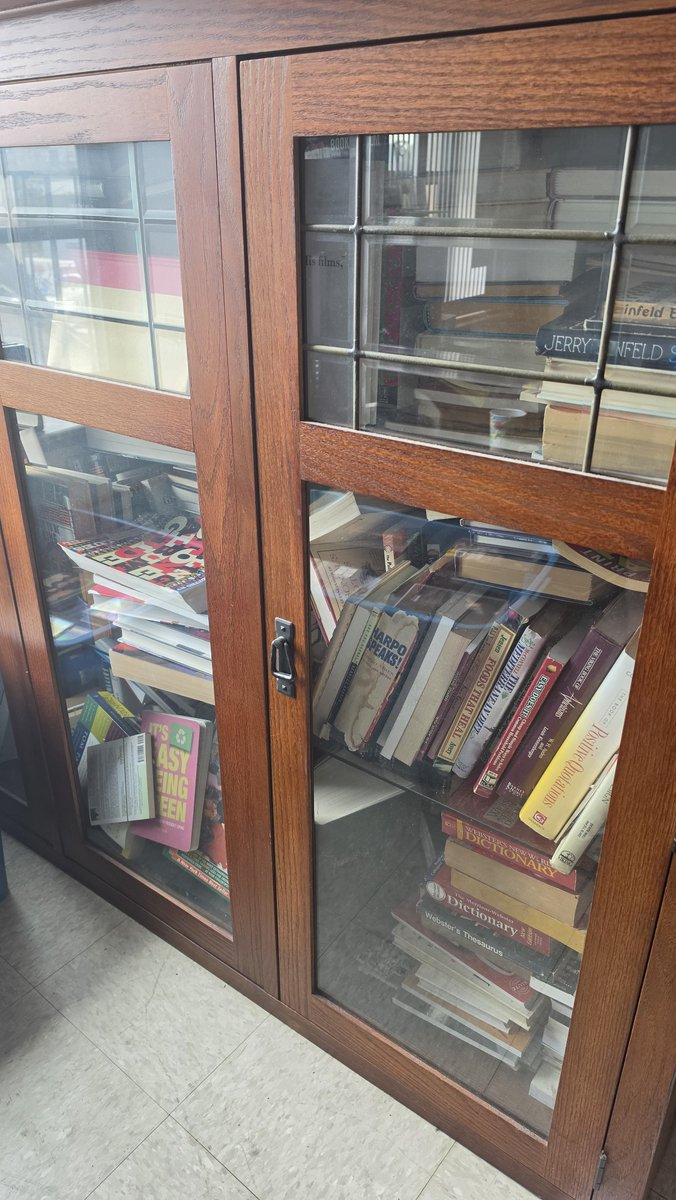 raffyregulus's tweet photo. FREE IN THE BRONX: BOOKS, DVDS, CASSETTES, CDS, ETC. 

My roommate was killed in a hit &amp; run this week. He loved collecting media of all kinds. They're available for pickup, it's a 3 floor walk-up in the Bronx. All free, if you wish to donate it helps with cleaning expenses. DM! https://t.co/pJvBJkLR7O