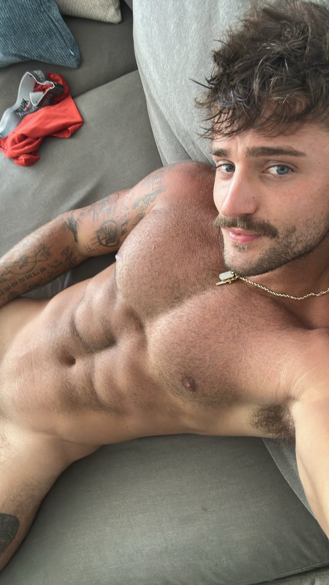 jfit_98's tweet photo. Clothes got in the way ;) 

https://t.co/5DQKugnPh7 https://t.co/pRjBfyl6co