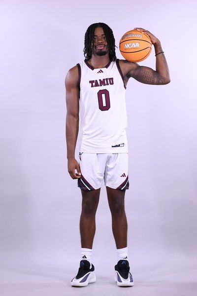 DustdevilMBB's tweet photo. Introducing 6’6 Forward from Davenport, IA Landon Winston! Landon is a newcomer transferring from East Los Angeles College. Outside of basketball Landon enjoys journaling/devotionals, styling clothes, and hanging out with friends! #dustem #TeamFamilyBelieve https://t.co/D09vIFFqtE