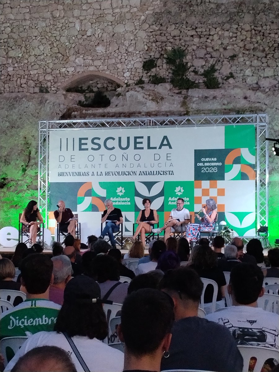 AdelanteAnd_SEV's tweet photo. Ya estamos en la III Escuela de Otoño de Adelante Andalucía. Pensando, debatiendo, soñando y trabajando por una Andalucía mejor ☺️ https://t.co/8swHNwDYsy
