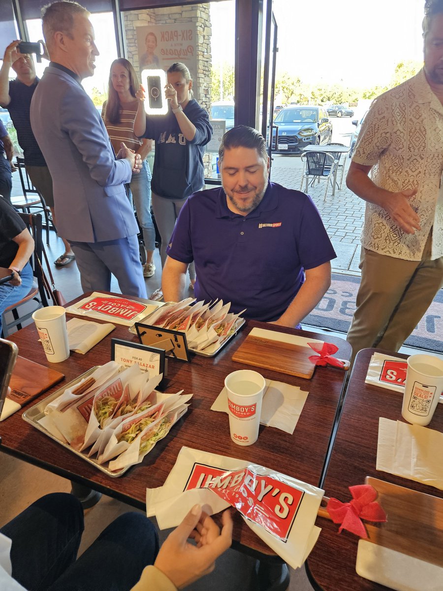 JasonRoss1140's tweet photo. There are many great success stories in the world. Our guy Chris Verlod took down the best and heavy favorite Mark S. Allen in the Jimboy's taco eating championship. I have never been more proud. https://t.co/pn4NyJtkww