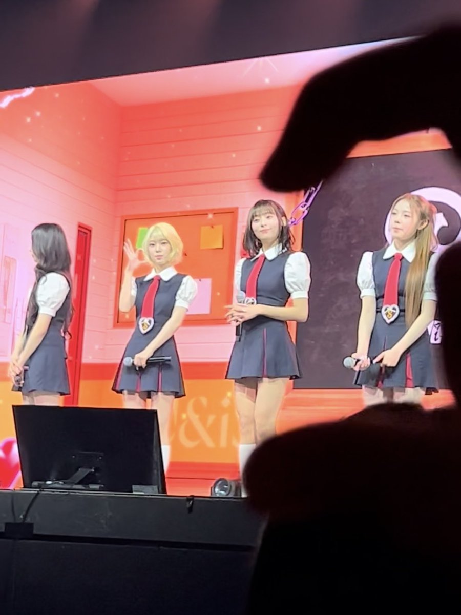 dufzh07's tweet photo. 언제나 항상 네 옆에 있을게🩵 https://t.co/owNnH5XFu9