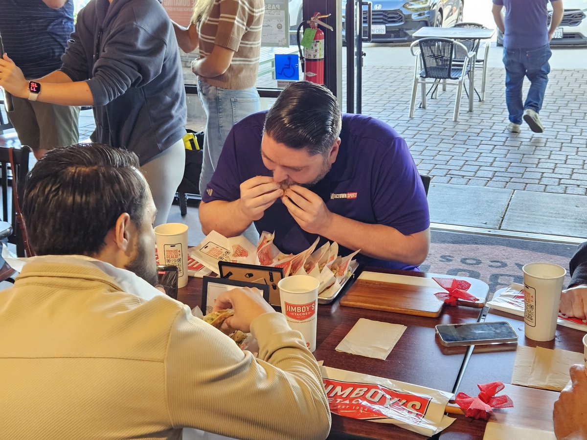 JasonRoss1140's tweet photo. There are many great success stories in the world. Our guy Chris Verlod took down the best and heavy favorite Mark S. Allen in the Jimboy's taco eating championship. I have never been more proud. https://t.co/pn4NyJtkww