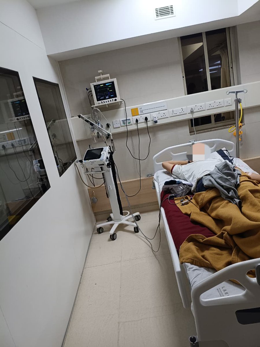 jinay1404's tweet photo. A hospital visit today reminded me of something we all know, but keep delaying.

Today after work, I went back to my PG and saw my roommate was sick. 

He had been coughing since morning, his fever had gotten worse, and he had been sleeping almost the entire day.

I told him, https://t.co/RzKFOsn37k