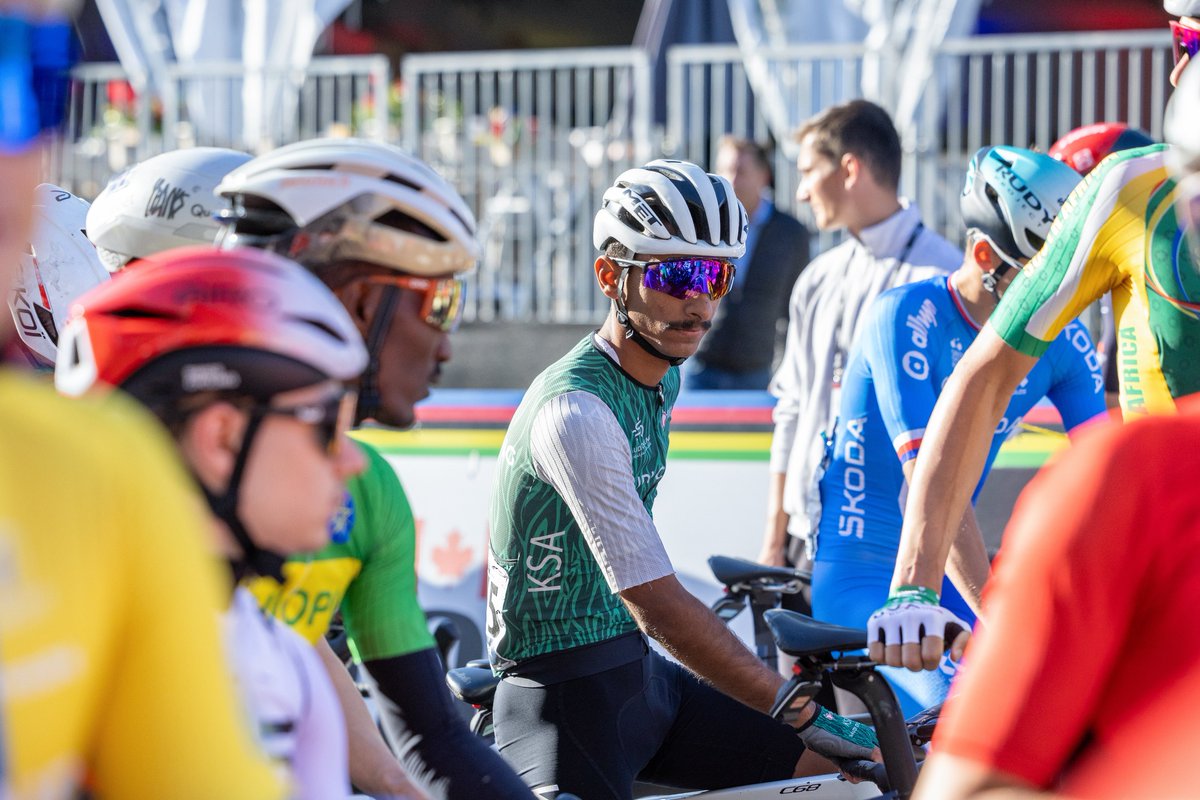 Saudi_Cycling's tweet photo. موسى آل نغف يخوض سباقه وسط نخبة العالم في مونتريال 🇸🇦🔥

بطولة العالم – طريق ✨
🇨🇦 | مونتريال - كندا
 #Montréal2026 #SaudiCycling https://t.co/5F5M9z654C