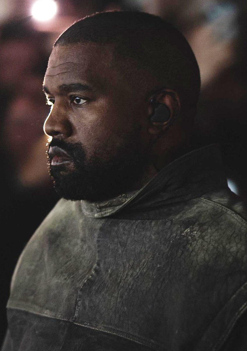 Kurrco's tweet photo. Ye has now surpassed 7 BILLION streams on Spotify in 2026 across all credits 🏆

He becomes only the second rapper to reach the milestone this year, joining Drake.