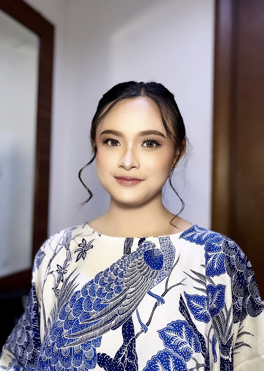 goddessr0ckstar's tweet photo. hai haii yang butuh MUA area Jakarta Depok Tangerang Jabodetabek aku avail yaa guyss, bisa WA 0882008163020 okkiii
#muajakarta #muadepok #muajabodetabek #makeupartist #mua https://t.co/XJWzPmXW64