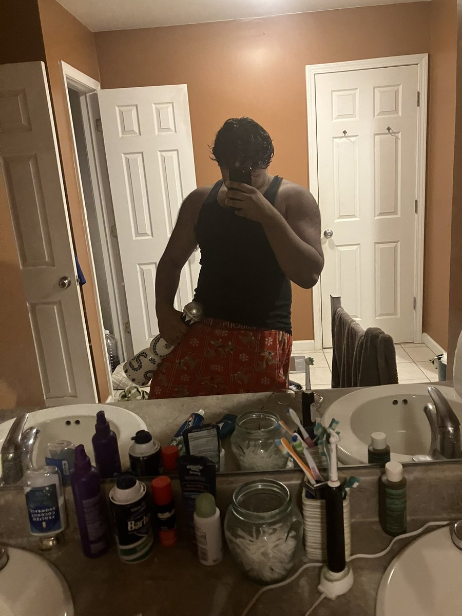 Tristinq4ys's tweet photo. hii, new to #nsfwtwt | intro #sub #dom 

- freshly 18 m 
- he/him
- soft dom leaning swith 
- mdni!! 
- dms are always open im friendly 
- im looking for moots and maybe a sub https://t.co/sClPrJwfrS