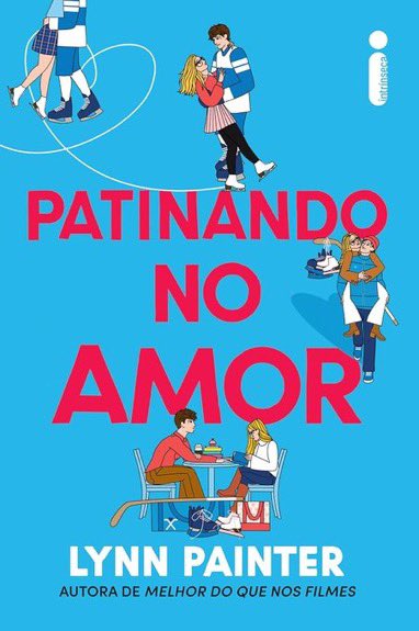 fakeskatingbr's tweet photo. ENTREVISTA: A autora Lynn Painter revela o que a inspirou a escrever o livro “Patinando no Amor”: 

WW: “Patinando no Amor acompanha essa obsessão da cultura pop pelo hóquei, que está em alta agora. Foi essa febre do hóquei que inspirou você a escrever o livro?”

LP: “Foi. É engraçado, porque quando eu estava pensando em qual seria meu próximo livro YA, pensei que escreveria um livro YA sobre hóquei, porque todos nós amamos romances de hóquei. Naquela época, eu não sentia que havia muitos livros assim.

Tenho vários primos legais em Minnesota, e minhas sobrinhas jogavam hóquei, então isso acabou sendo uma desculpa para ir até Minnesota, passar um tempo com meus primos, assistir a alguns jogos de hóquei e fazer uma pesquisa. Então fui para as Twin Cities e passei horas acompanhando os treinos de hóquei das escolas. Acabei me apaixonando por aquela comunidade do hóquei.

Em vez de ir a bares legais no centro da cidade depois dos jogos, todos os pais iam para o salão social croata e faziam todas essas coisas que eram completamente desconhecidas para mim. De repente, eu quis escrever a história de alguém que não cresceu nesse ambiente, que parecia tão legal, e imaginar como seria para alguém que não pertence àquele mundo chegar e fazer parte dele. Uma espécie de história sobre uma família encontrada.

Então, a história deixou de ser sobre um jogador de hóquei gostoso e passou a ser sobre duas pessoas que cresceram juntas, se afastaram e agora seus mundos estão colidindo novamente.

Foi um presente para mim, porque começou como um romance superficial e acabou se tornando uma história pela qual me apaixonei. Agora, eu gostaria de ter crescido em uma comunidade de hóquei em Minnesota.”